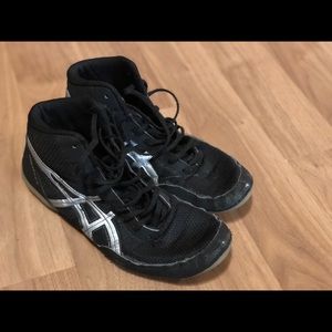Size 7 wrestling shoes